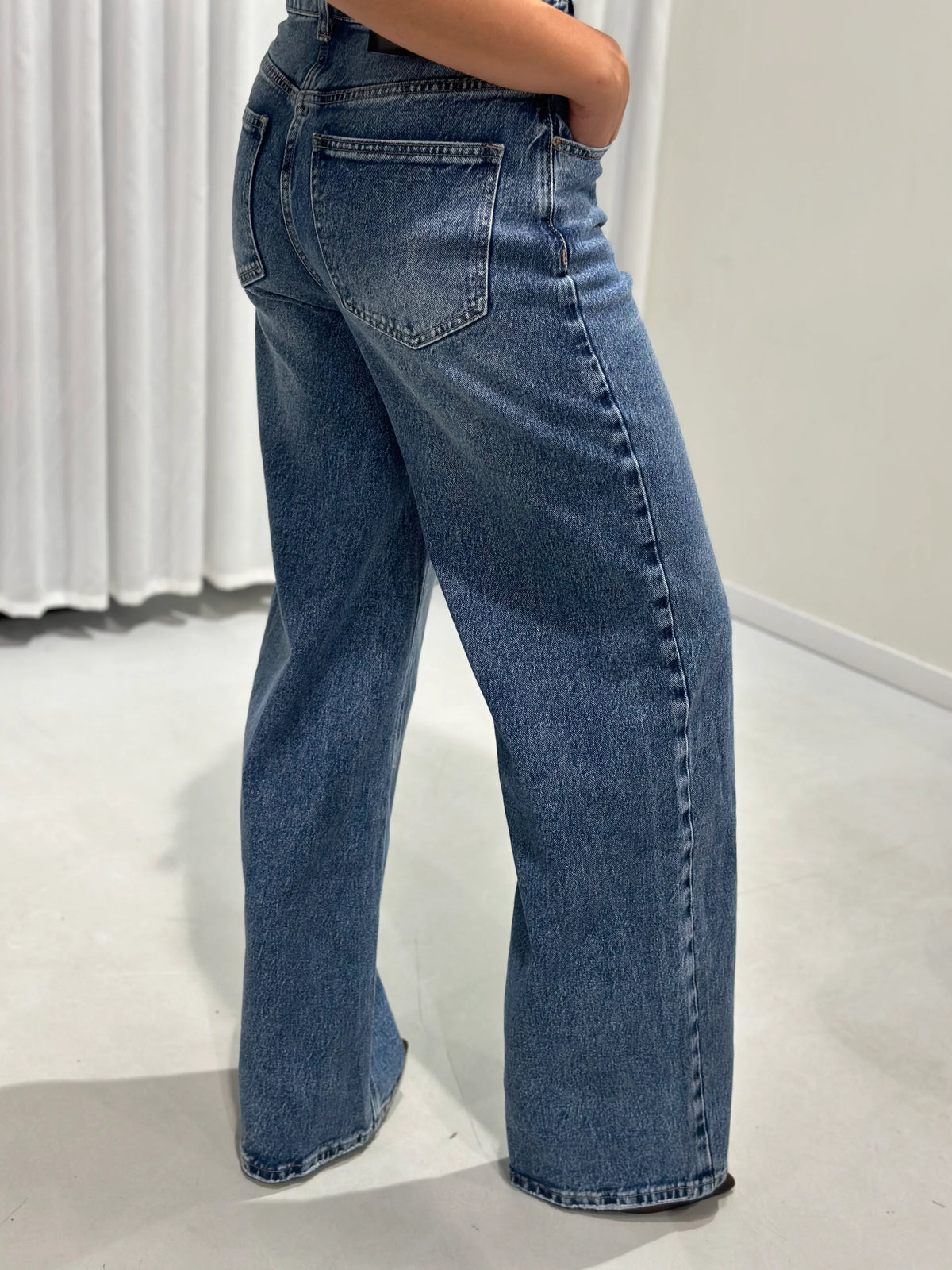 Luna Laulia jeans