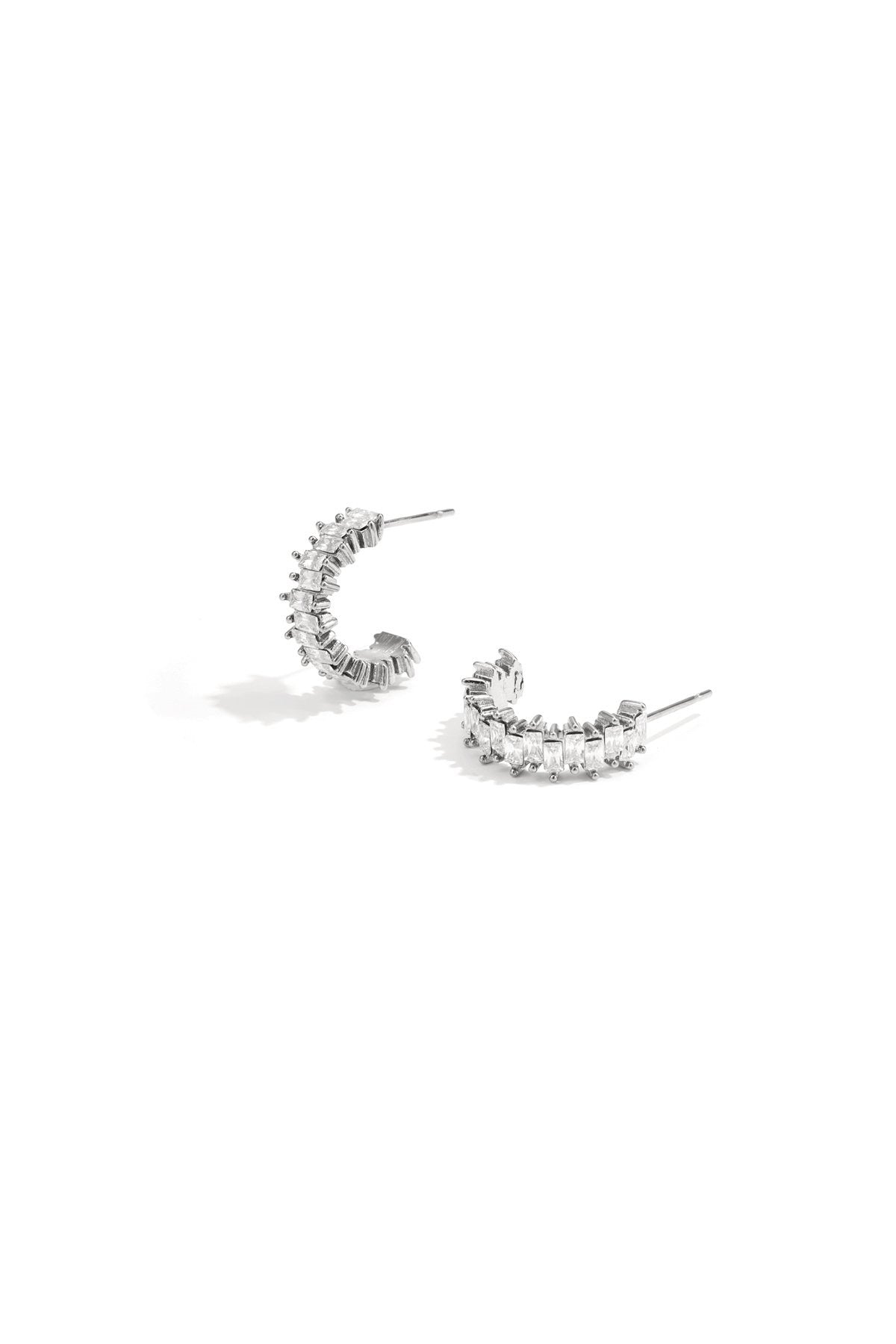 Oorbellen met zigzag steentjes -zilver
