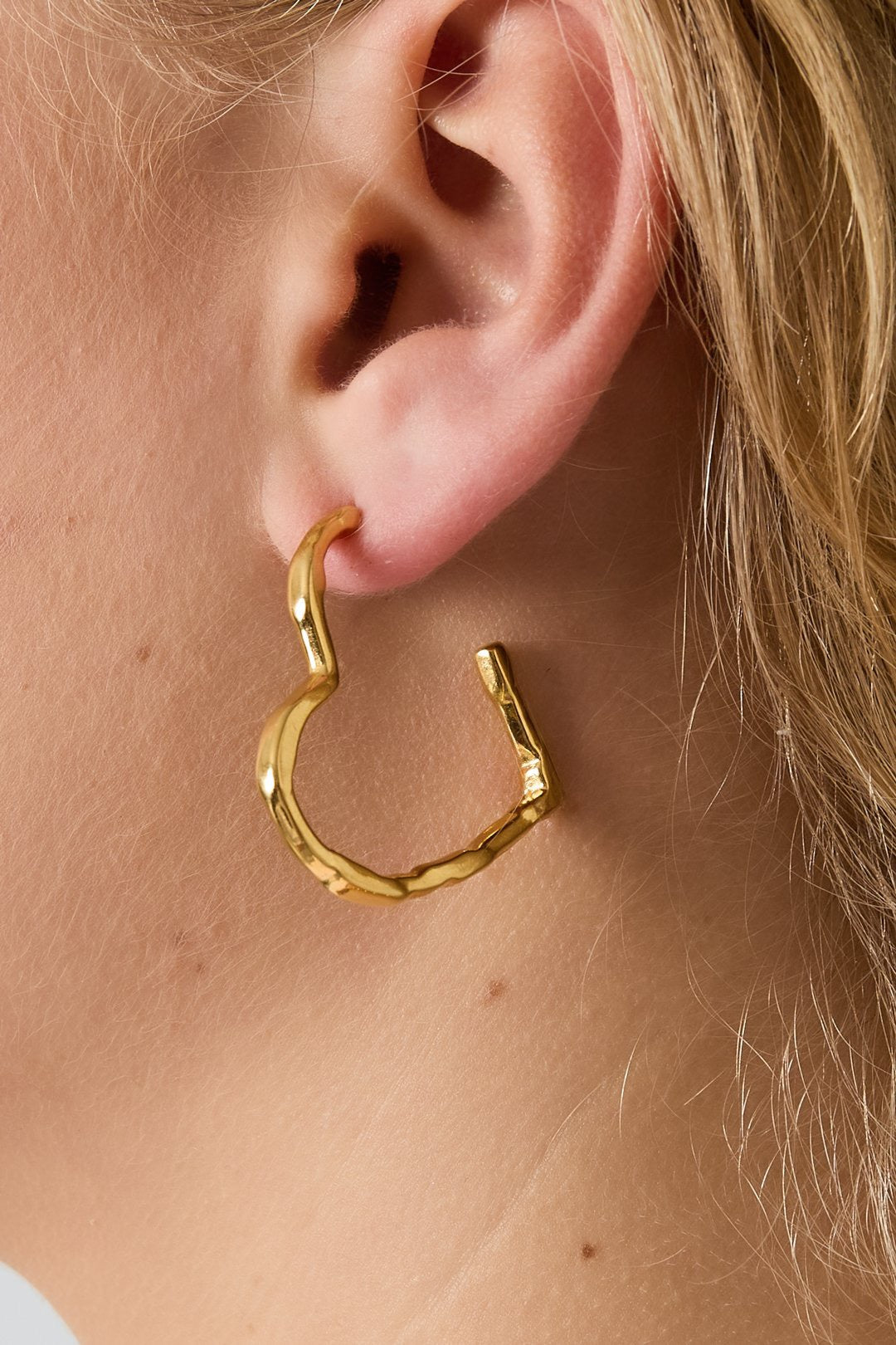 Kreukel hart oorbel - goud