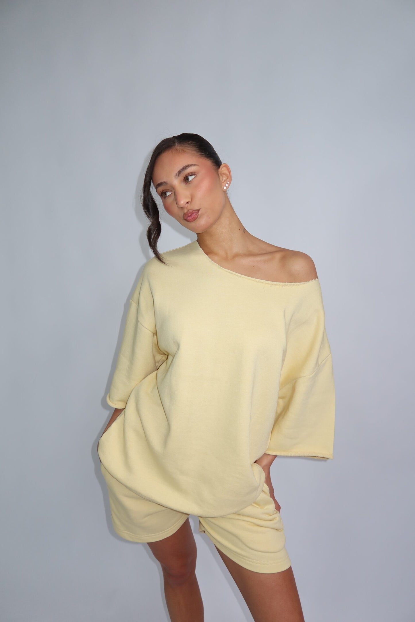 Pastell off shoulder -yellow