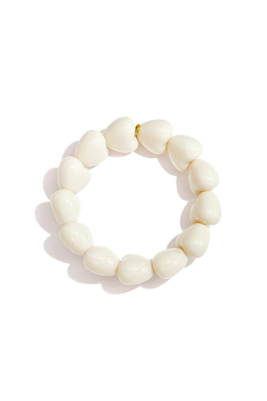 Armband met 13 kleine hartjes -beige