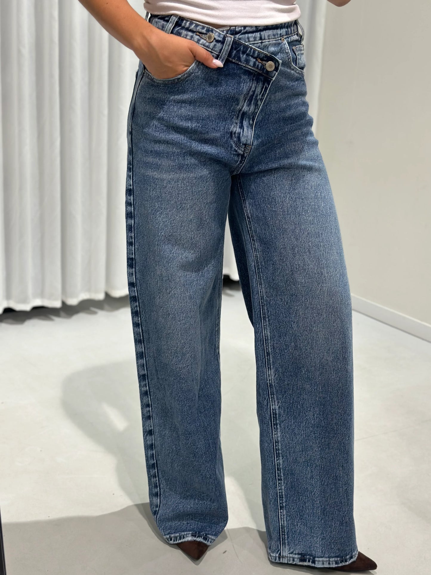 Luna Laulia jeans