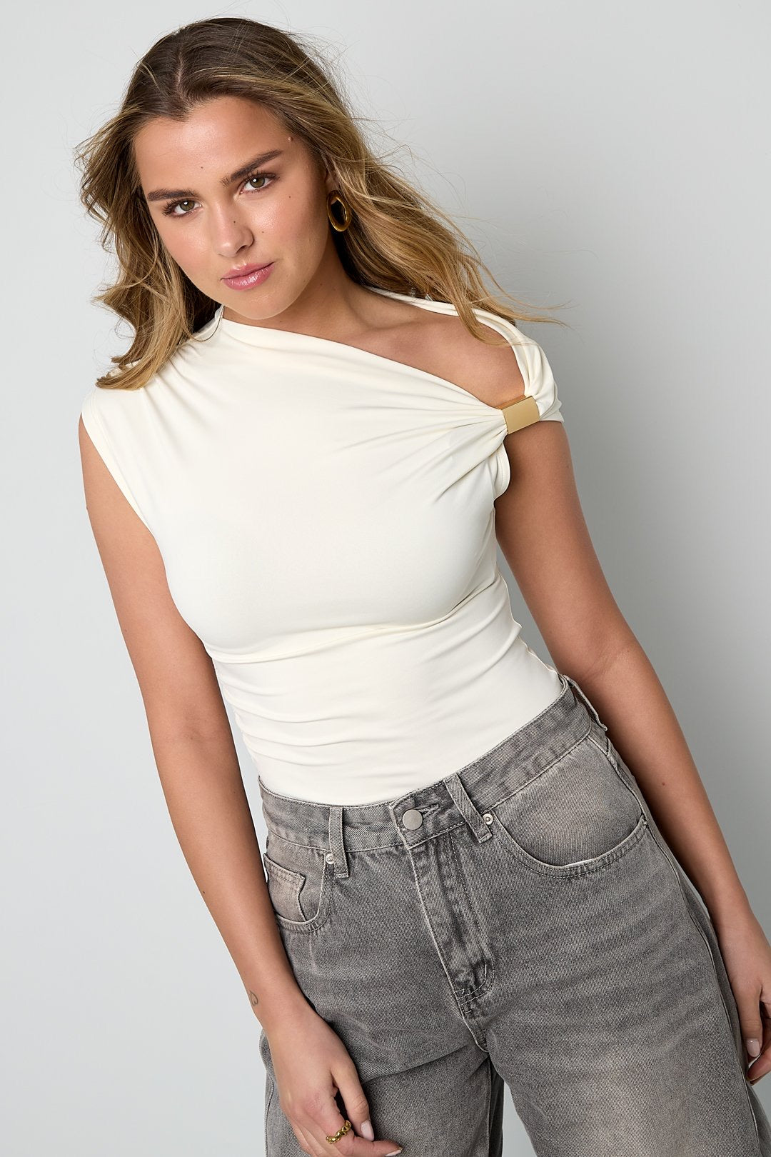 Off shoulder top -beige