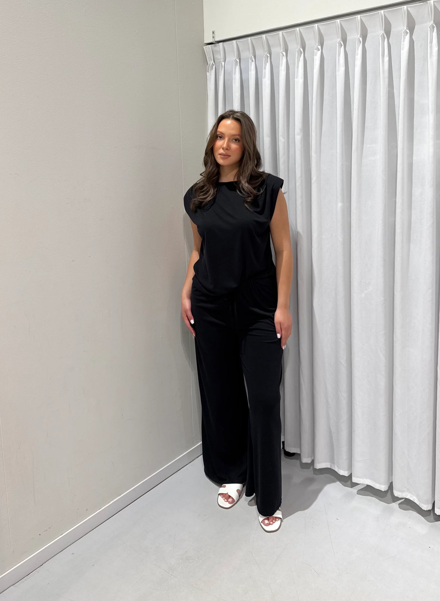 Mana 2-piece set black