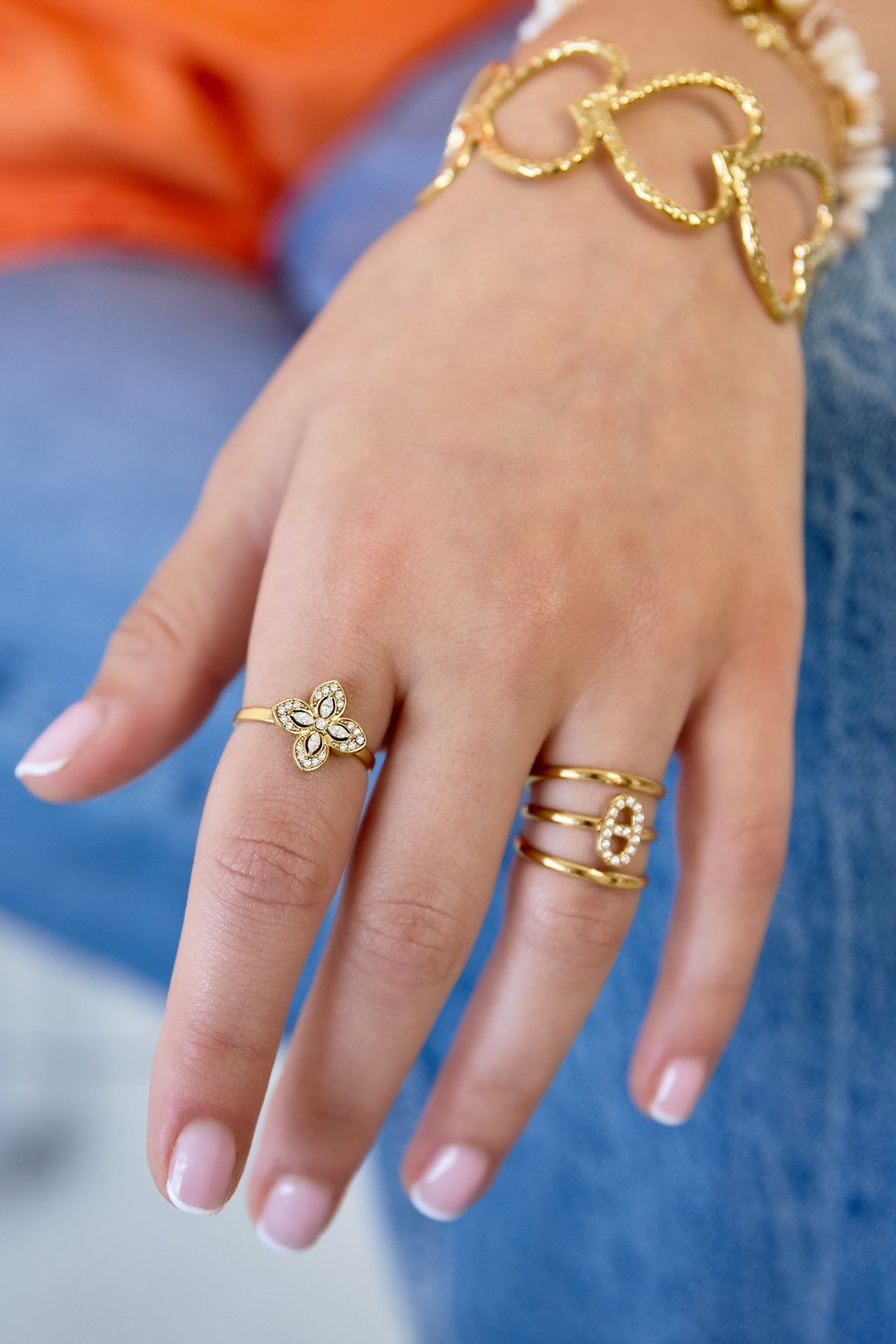 Statement ring met belegde klaver -goud