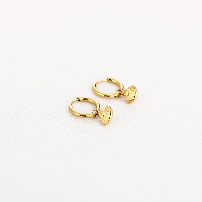 Oorbellen met zeeschelp -goud