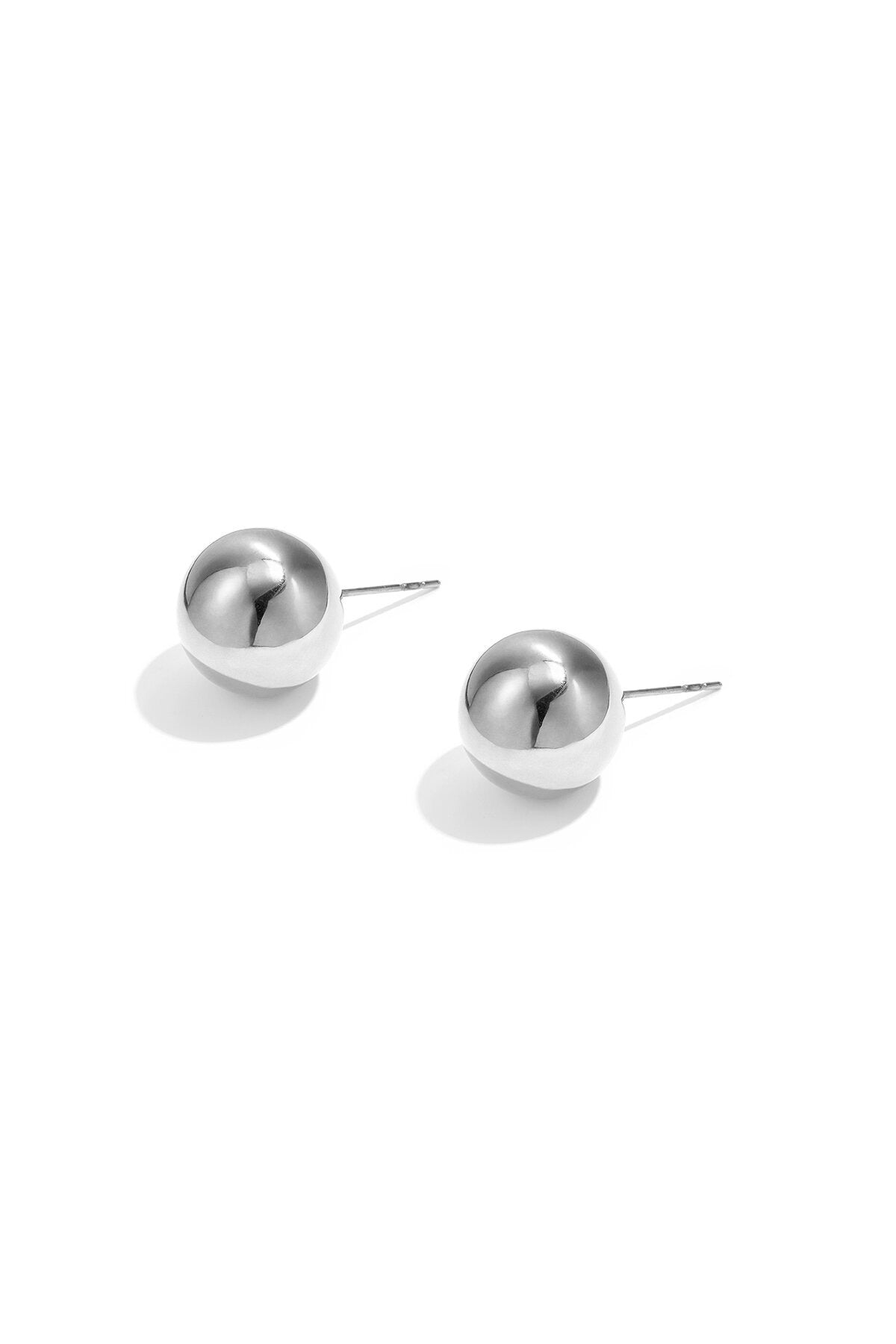 Oorbellen in bolvorm -zilver