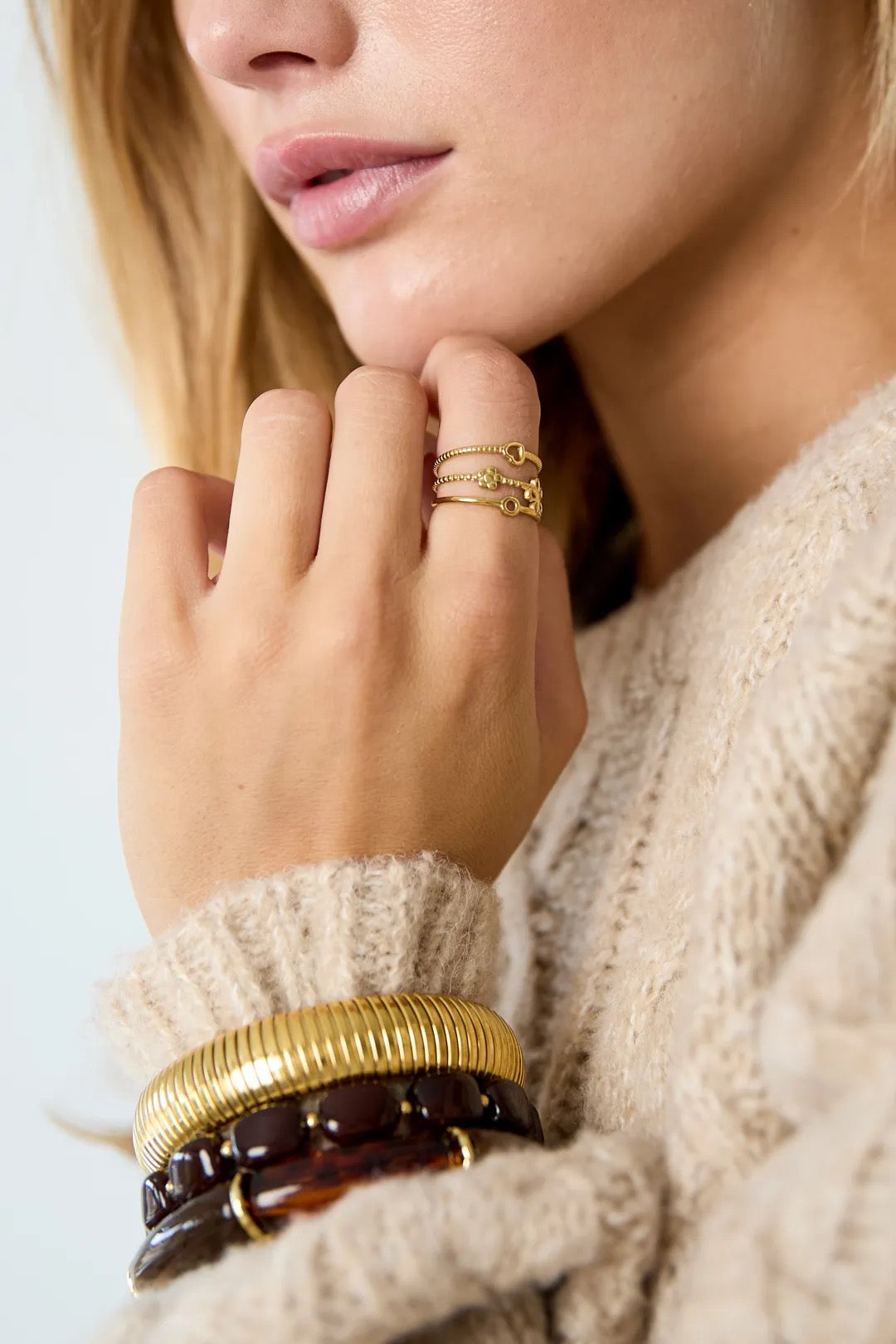 Ring met bloemmotief -goud