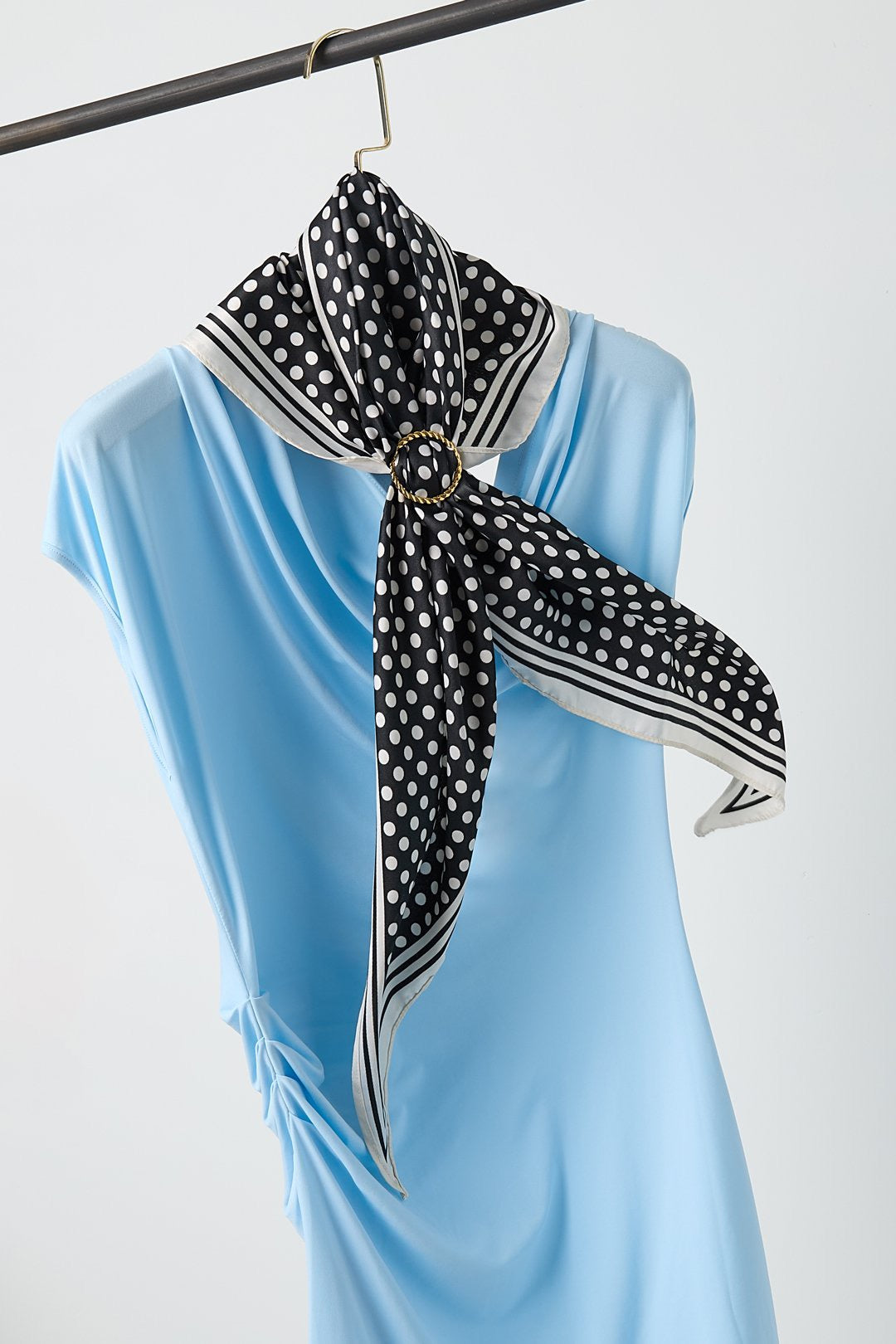 Sjaal met stippen zwart